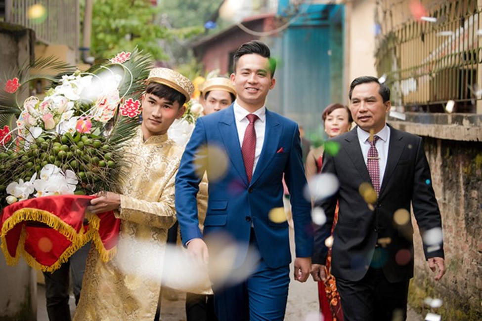 Lễ rước dâu (lễ đón dâu) là nghi tiết không thể không có nhập phong tục đám hỏi truyền thống lịch sử của Việt Nam