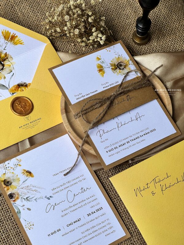 Thiệp cưới hoa hướng dương màu vàng-2