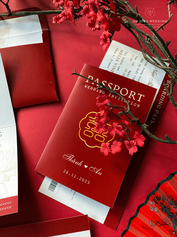 Thiệp cưới sắc đỏ passport chuyến bay đến hạnh phúc