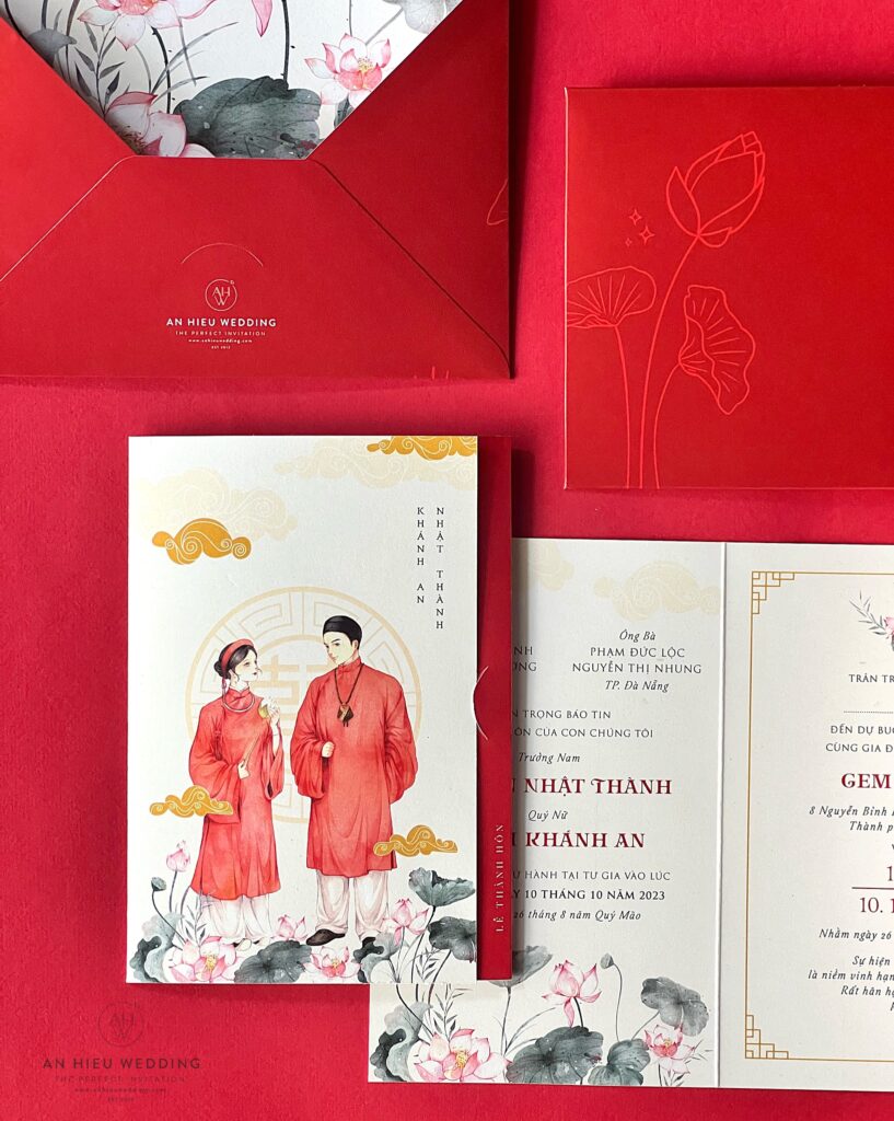 Thiệp Đỏ Truyền Thống Họa Tiết Hoa Sen